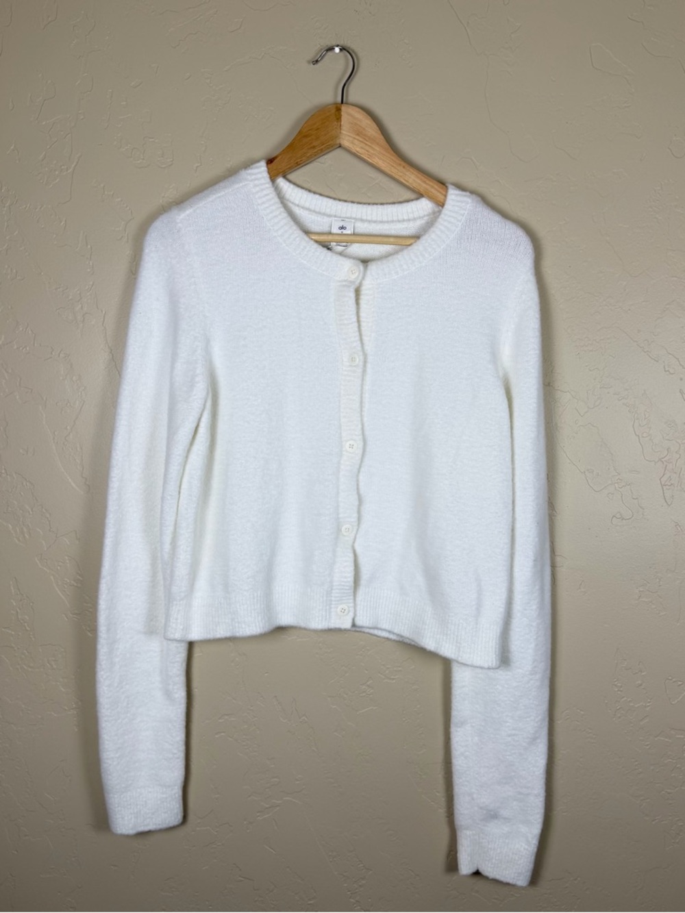 Alo Women’s Snuggle Up Sweater Cropped Cardigan in Ivory Size Medium - Picture 3 of 8